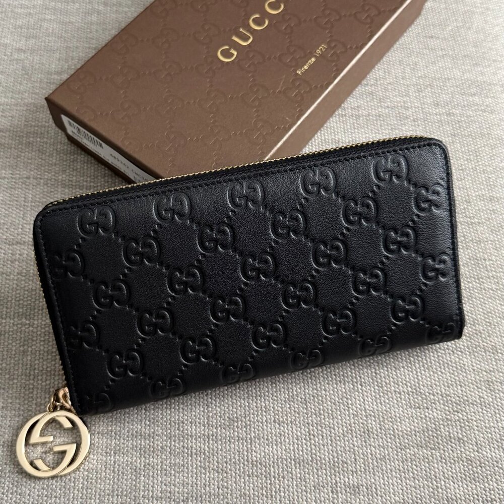 New Gucci Zip Around Black Wallet with GG Charm